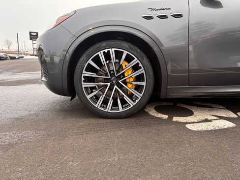 Used 2023 Maserati Grecale Modena image 14