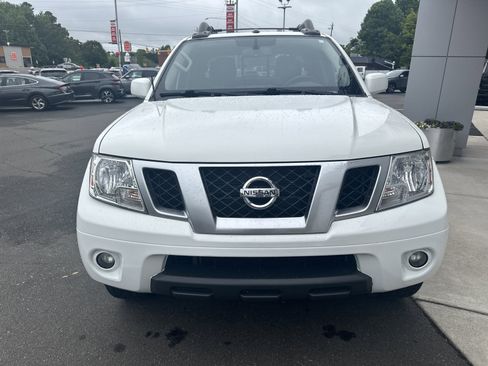 Used 2020 Nissan Frontier PRO-4X w/ Pro-4x Utility Package AWD/4WD image 3