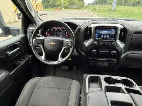 Used 2021 Chevrolet Silverado 2500 LT AWD/4WD image 18