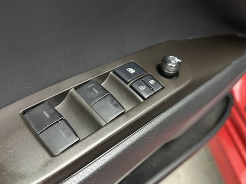 Used 2025 Toyota Camry LE image 11