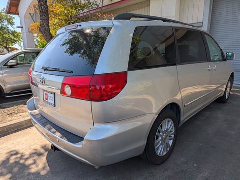 Used 2008 Toyota Sienna XLE Limited w/ XLE Limited Pkg 2 AWD/4WD image 5