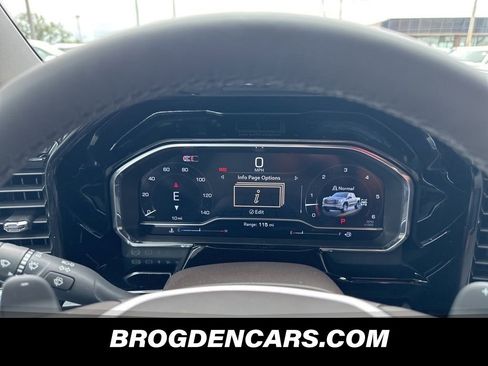 Used 2024 GMC Sierra 1500 SLT w/ SLT Premium Package AWD/4WD image 6