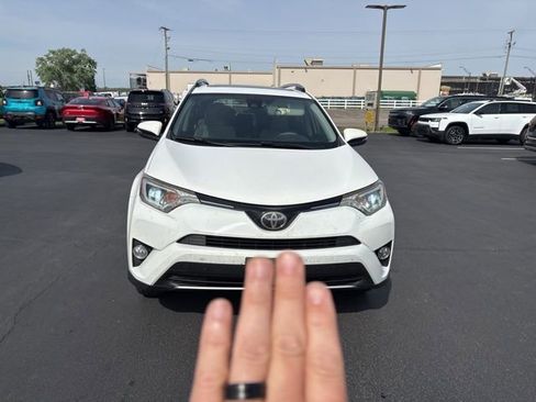 Used 2017 Toyota RAV4 XLE AWD/4WD image 3