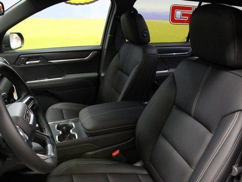 New 2025 GMC Acadia Elevation w/ Elevation Premium Package image 21