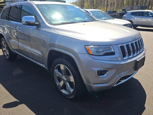 Used 2015 Jeep Grand Cherokee Overland image 2