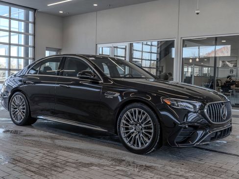 Used 2025 Mercedes-Benz E 53 AMG e 4MATIC Sedan image 12