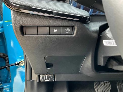 New 2025 Nissan Kicks SR image 13