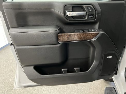 Used 2020 GMC Sierra 3500 Denali w/ Denali Ultimate Package image 23