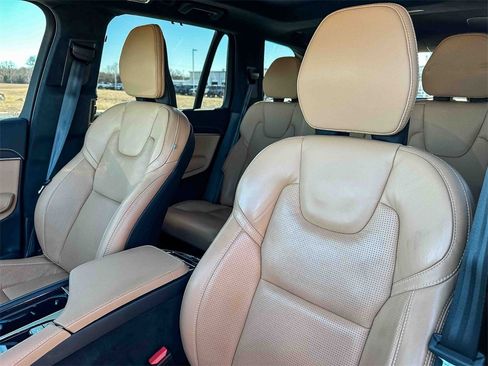 Used 2022 Volvo XC90 T6 Inscription w/ Lounge Package image 14