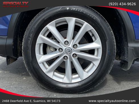 Used 2018 Nissan Rogue Sport SV w/ SV Technology Package AWD/4WD image 37