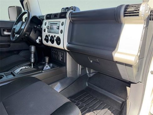 Used 2012 Toyota FJ Cruiser 4WD image 10