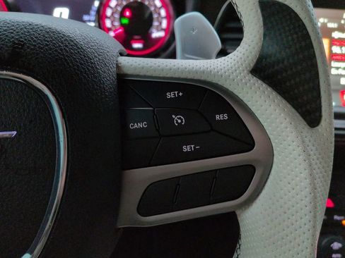 Used 2022 Dodge Challenger SRT Hellcat RWD image 30