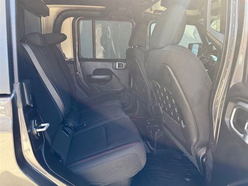 Used 2020 Jeep Gladiator Rubicon image 5