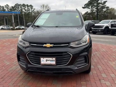 Used 2018 Chevrolet Trax LT w/ LT Convenience Package image 6