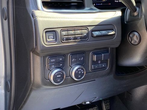 Used 2024 GMC Yukon Denali Ultimate AWD/4WD image 12