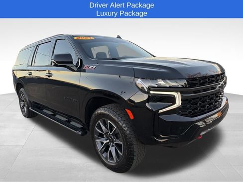 Used 2021 Chevrolet Suburban Z71 w/ Z71 Signature Package image 3