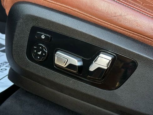 Used 2019 BMW X5 xDrive50i w/ M Sport Package image 12