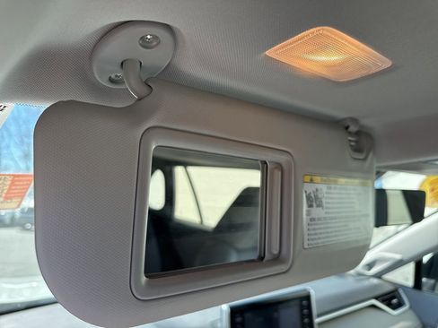 Used 2020 Toyota RAV4 Limited image 30