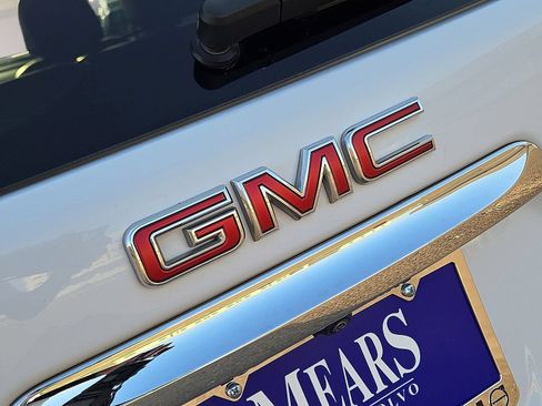 Used 2023 GMC Terrain SLT AWD/4WD image 13