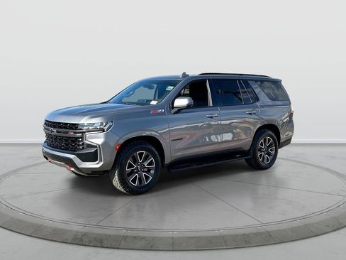 Used 2021 Chevrolet Tahoe Z71 w/ Z71 Off-Road Package AWD/4WD image 4
