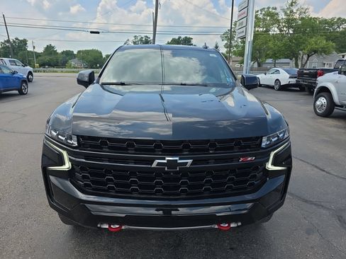 Used 2024 Chevrolet Tahoe Z71 w/ Luxury Package AWD/4WD image 2