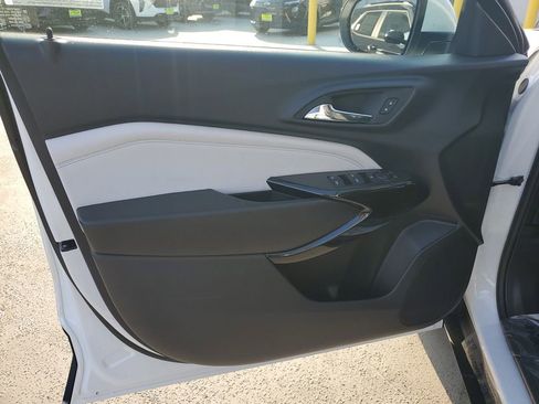 New 2026 Chevrolet Trax LT image 19