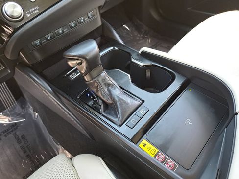 Used 2025 Lexus ES 300h Ultra Luxury w/ Accessory Package (Z2) FWD image 27