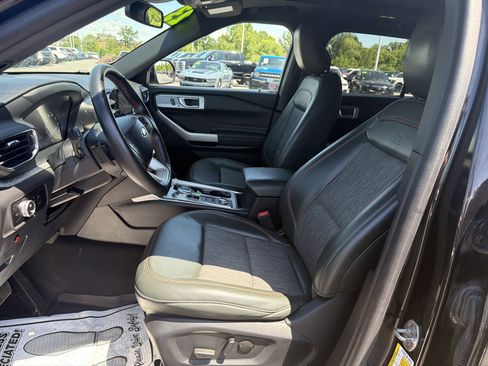 Used 2023 Ford Explorer Timberline w/ Timberline Technology Package AWD/4WD image 12