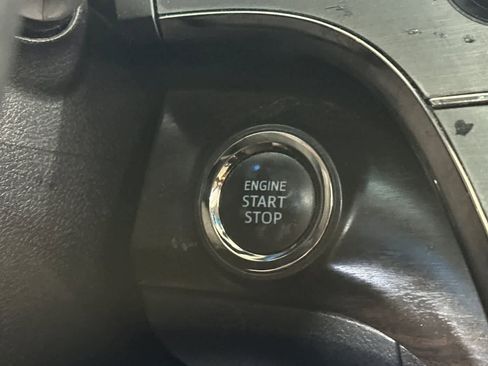 Used 2016 Toyota Avalon Limited w/ Toyota Safety Sense Package image 21