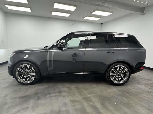 Used 2024 Land Rover Range Rover SE AWD/4WD image 10