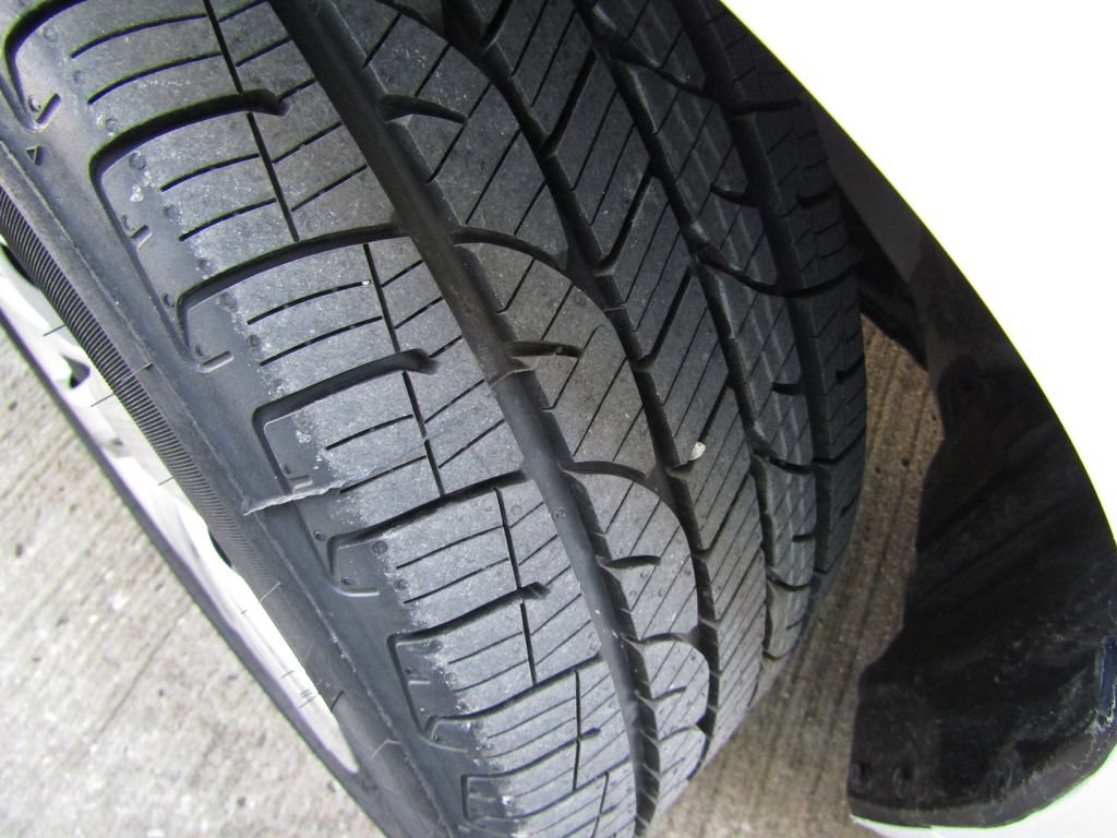 Used 2025 Toyota Corolla LE FWD image 22