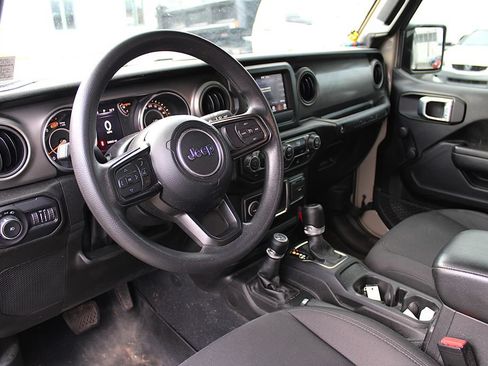 Used 2022 Jeep Wrangler Sport AWD/4WD image 4