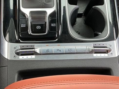 Used 2023 Kia Carnival SX Prestige FWD image 32