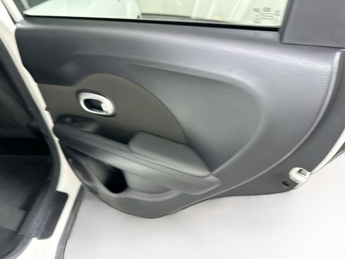 Used 2016 Kia Soul image 27