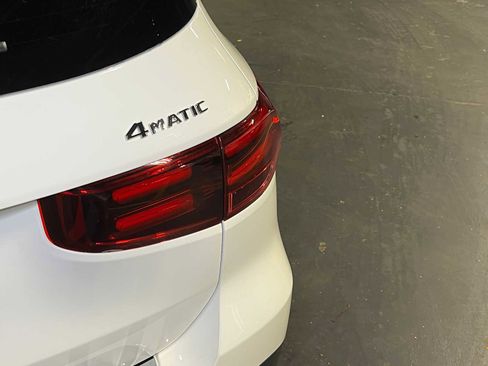 Used 2025 Mercedes-Benz GLB 250 4MATIC image 15