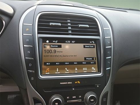 Used 2019 Lincoln Nautilus Reserve image 16