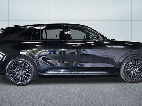 Certified 2025 Cadillac Escalade IQ Sport 2 w/ LPO, ONYX Package AWD/4WD image 8