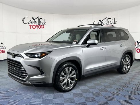 Used 2024 Toyota Grand Highlander Limited image 4