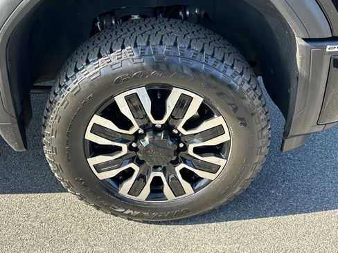 Certified 2024 GMC Sierra 2500 Denali Ultimate image 13