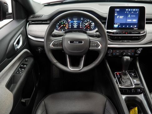 Certified 2025 Jeep Compass Latitude w/ Convenience Group image 20