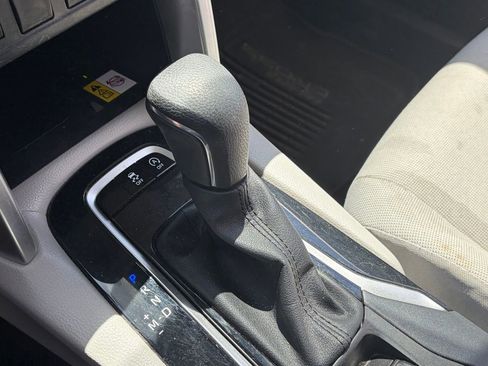 Used 2023 Toyota Corolla Cross LE FWD image 9