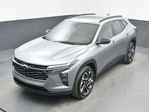 New 2026 Chevrolet Trax RS w/ Sunroof Package image 34