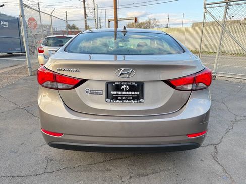 Used 2015 Hyundai Elantra SE w/ Option Group 02 image 4