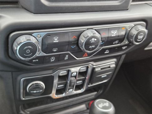 Used 2021 Jeep Wrangler Unlimited Sport image 21