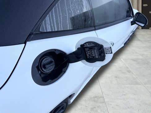 Used 2015 Mercedes-Benz SL 63 AMG image 23