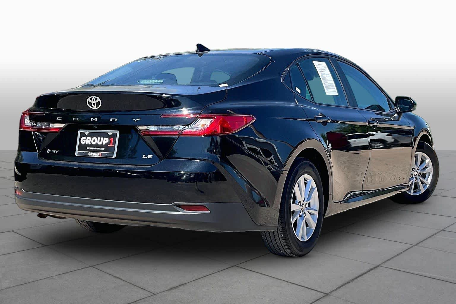 Used 2025 Toyota Camry LE FWD image 13