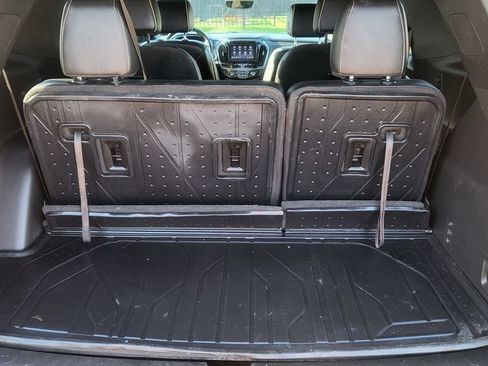 Used 2022 Chevrolet Traverse Premier w/ Redline Edition FWD image 13