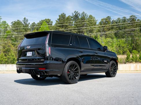 Used 2023 Cadillac Escalade V AWD/4WD image 19