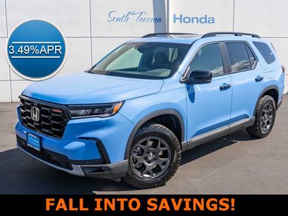 New 2025 Honda Pilot TrailSport