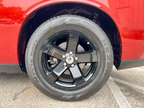 Used 2014 Dodge Challenger SXT RWD image 25